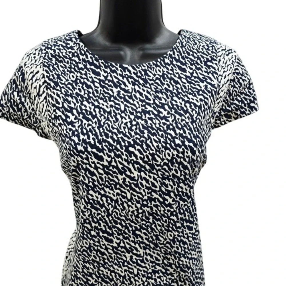 zipper neckline