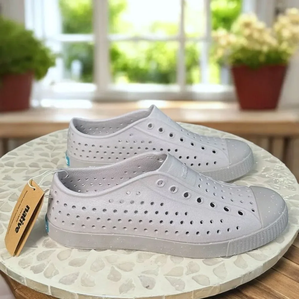Native Jefferson Shell Speckles EVA Slip On Water Shoes Sneaker Women / Youth 4