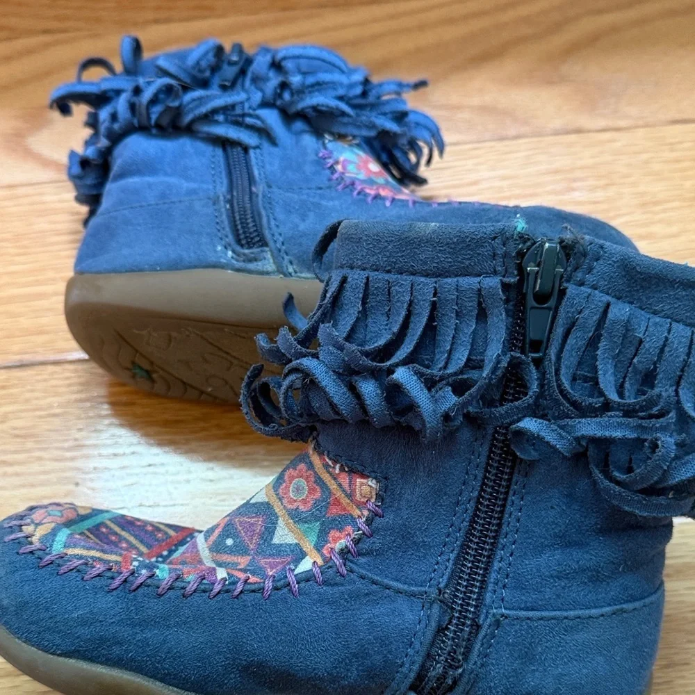Chooze vibrant moccasins
