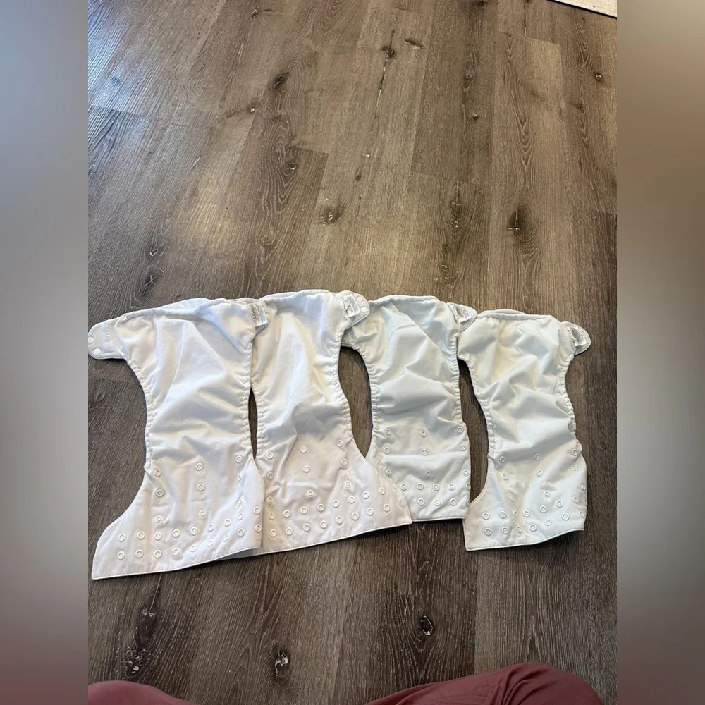 BumGenius includes white
