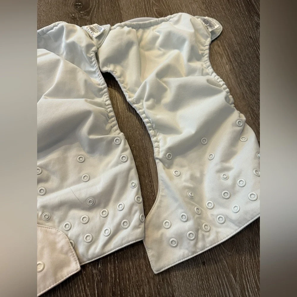 BumGenius includes white