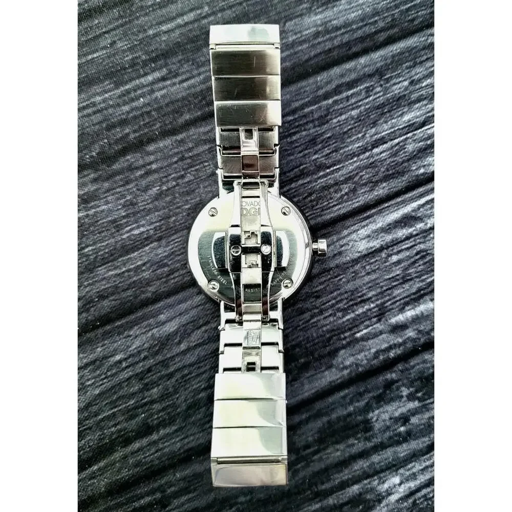 Movado Edge 34mm 5.5 Inch Sapphire Crystal Ladies‎ Watch Runs