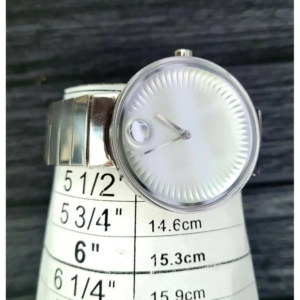 Movado Edge 34mm 5.5 Inch Sapphire Crystal Ladies‎ Watch Runs