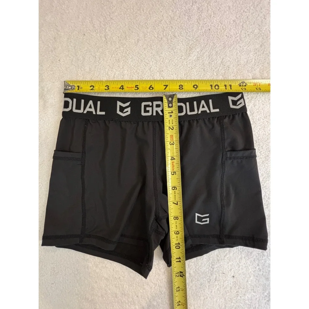 Gradual compression shorts