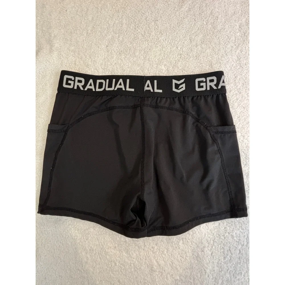 Gradual compression shorts