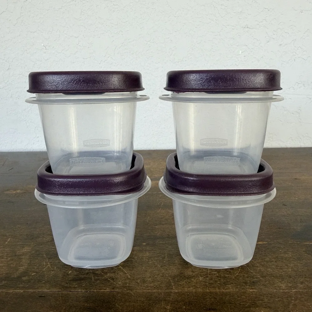 Lot of 4 - 4 OZ 118ml RUBBERMAID 7J53 Clear CONTAINERS with‎ PURPLE LIDS