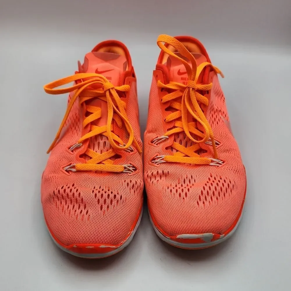 Nike free coral