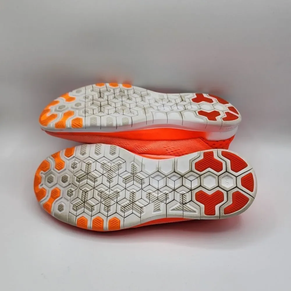 Nike free coral
