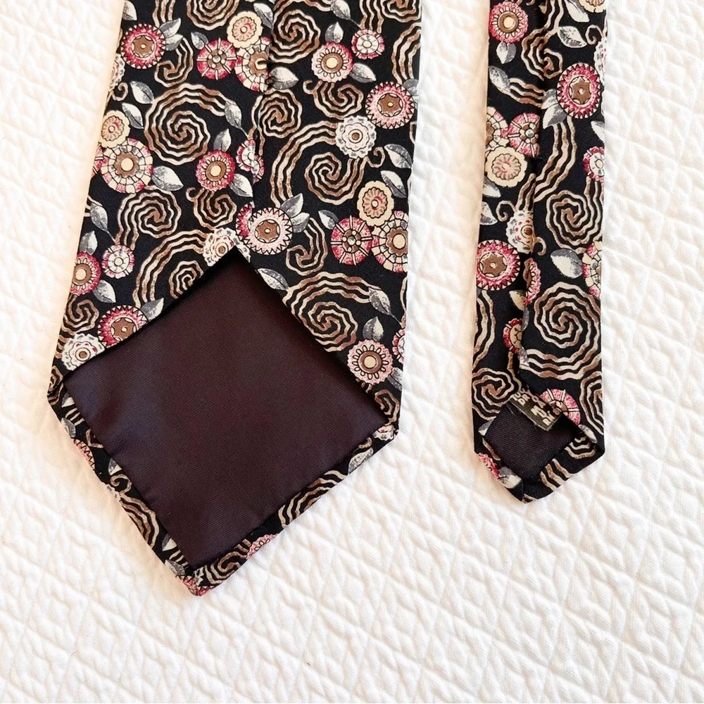 The Metropolitan Museum of Art 100% Silk Tie