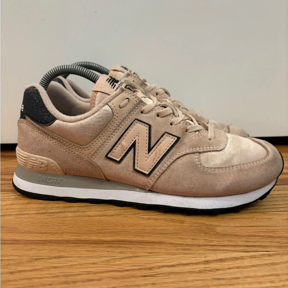 New Balance 574 Rose Water/Rain‎ Cloud Lace Up Sneakers Size 9 US