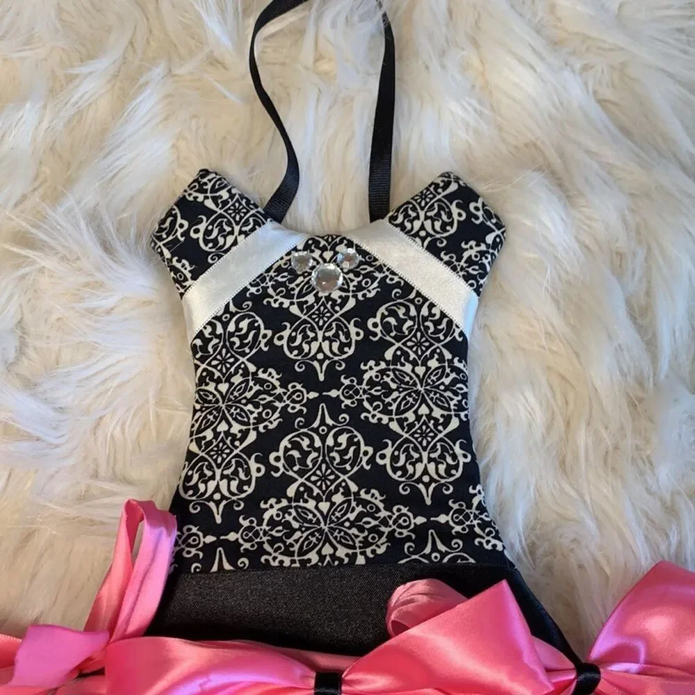 N/A girls damask