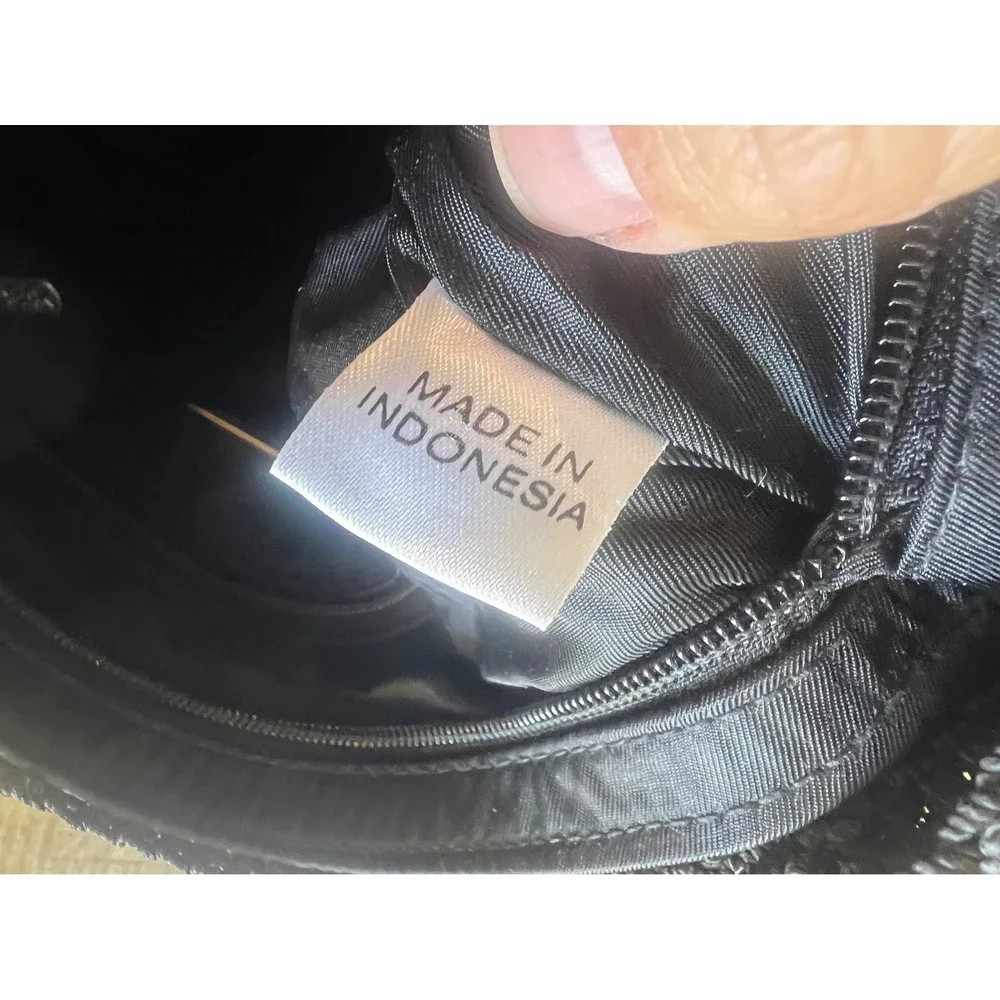 The Sak sak black
