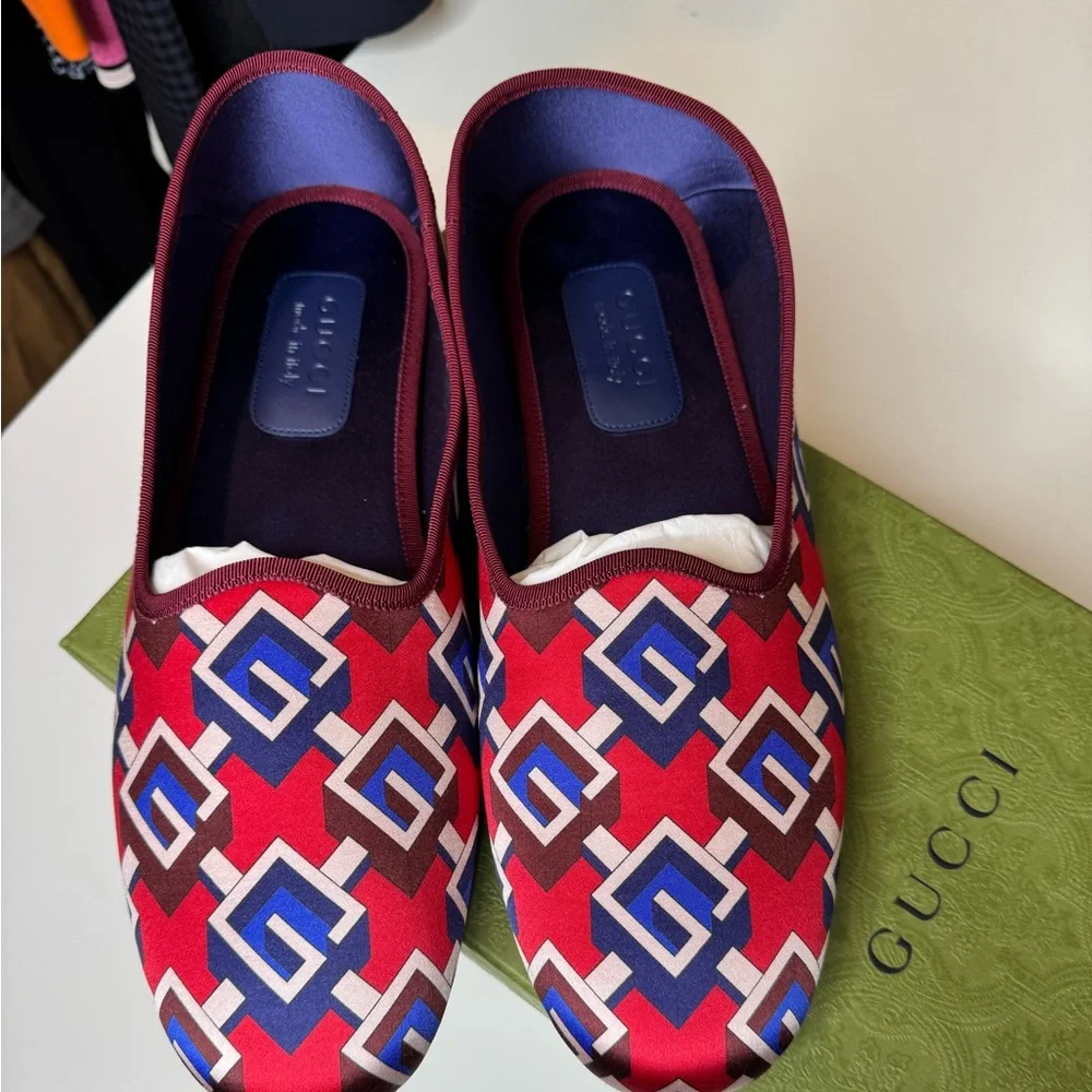 Gucci Red Satin Voyage Geometric G Print Slipper Shoes New $570