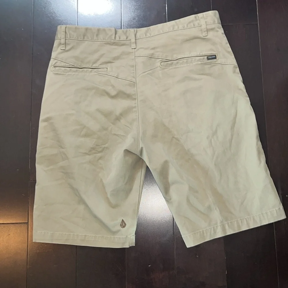 Volcom size 34 Men's Tan Shorts