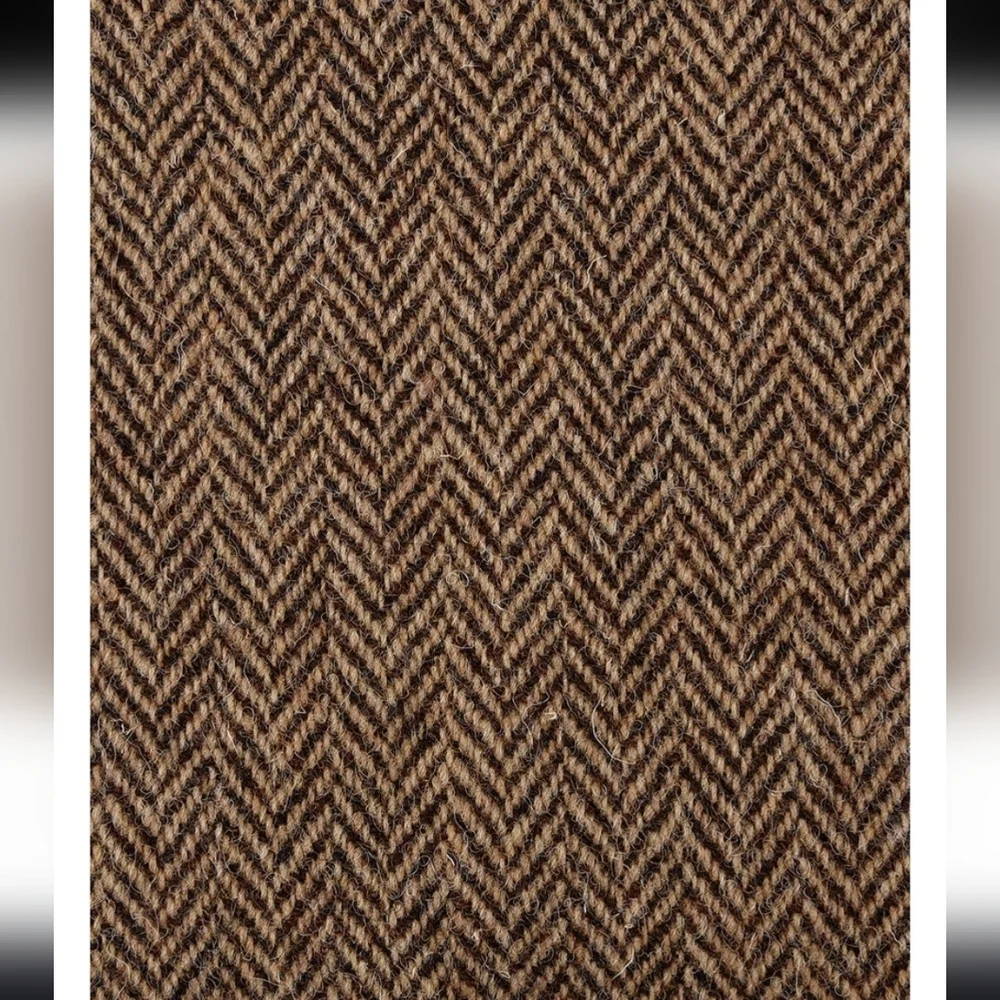 Harris Tweed tag features into