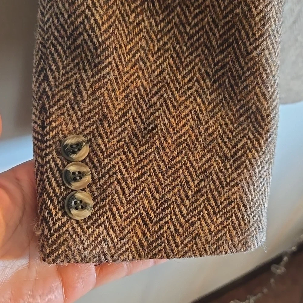 Harris Tweed horn our new