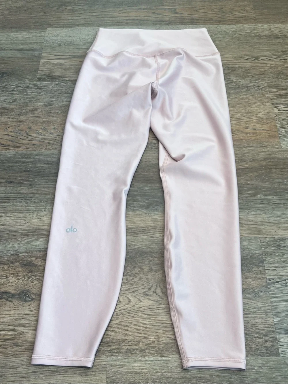 ALO Yoga length minimalist