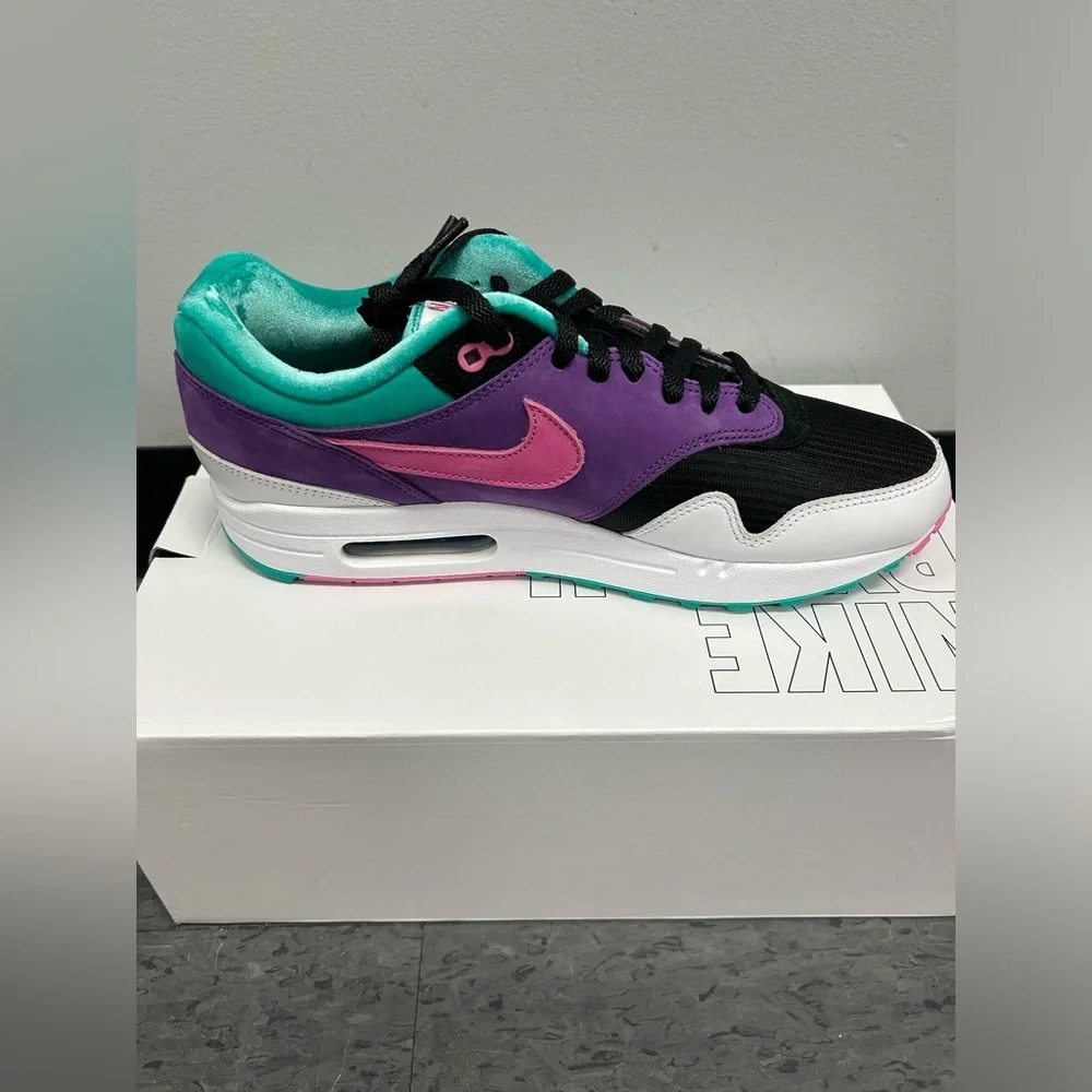 Nike materials premium