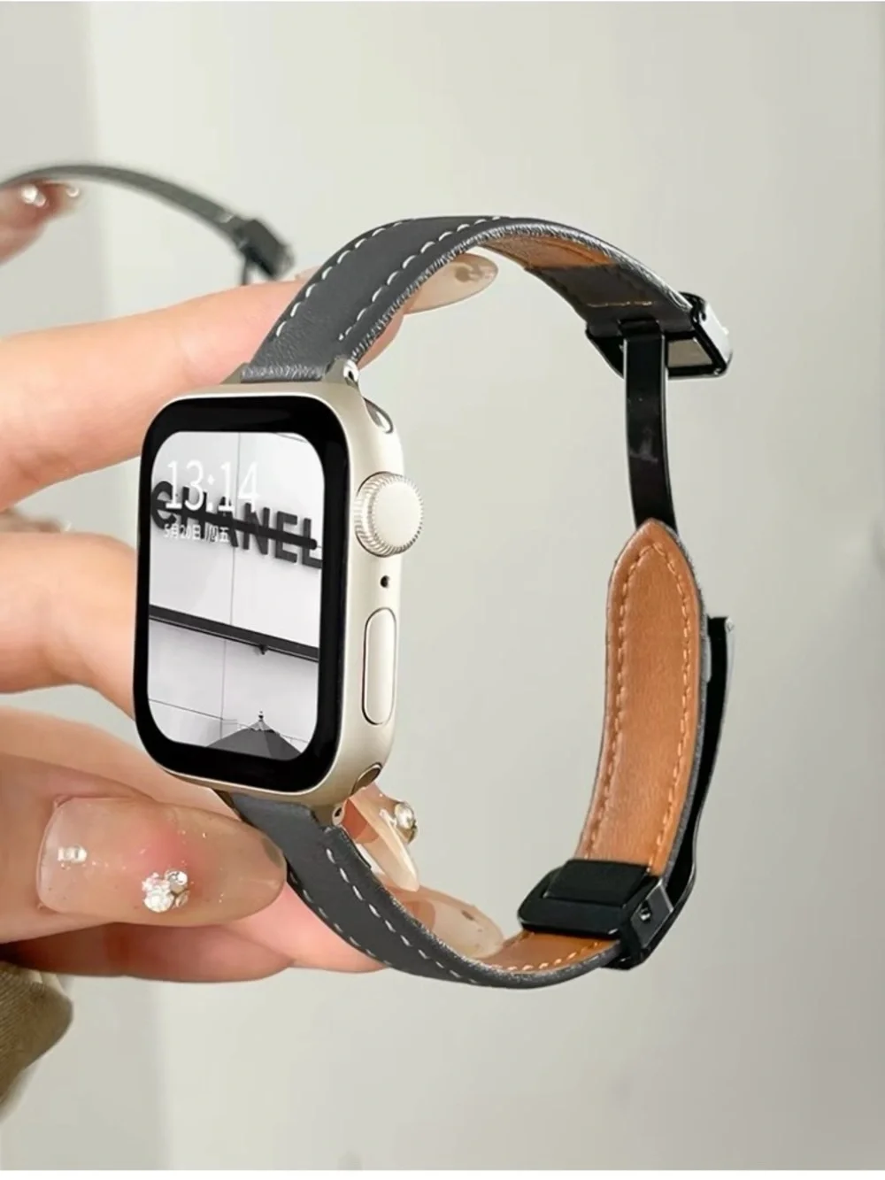 New Leather Apple Watch Band with Fold-Over Magnetic Clasp for 42/44/45/46/49mm