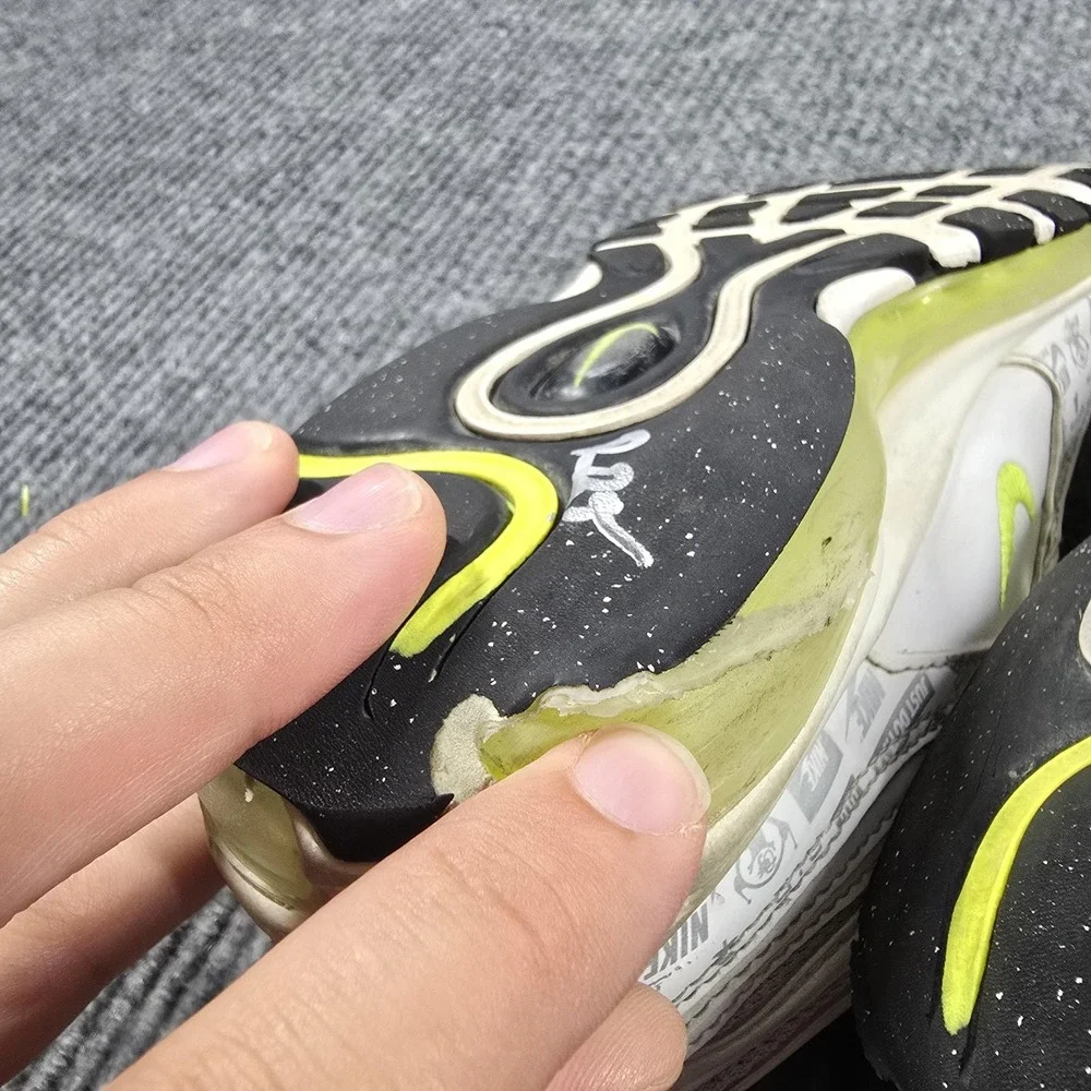 Nike good discoloration volt
