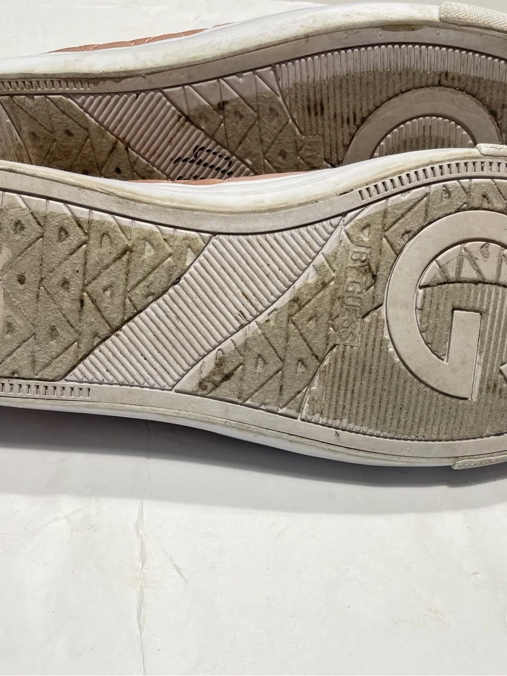 Guess low profile