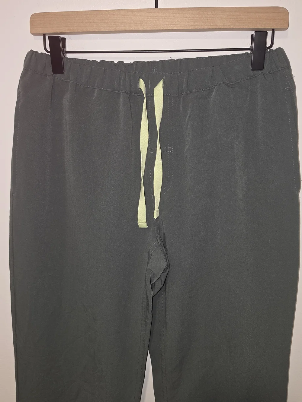 Figs comfortable olive