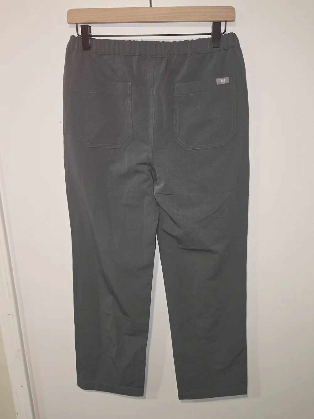 Figs comfortable olive