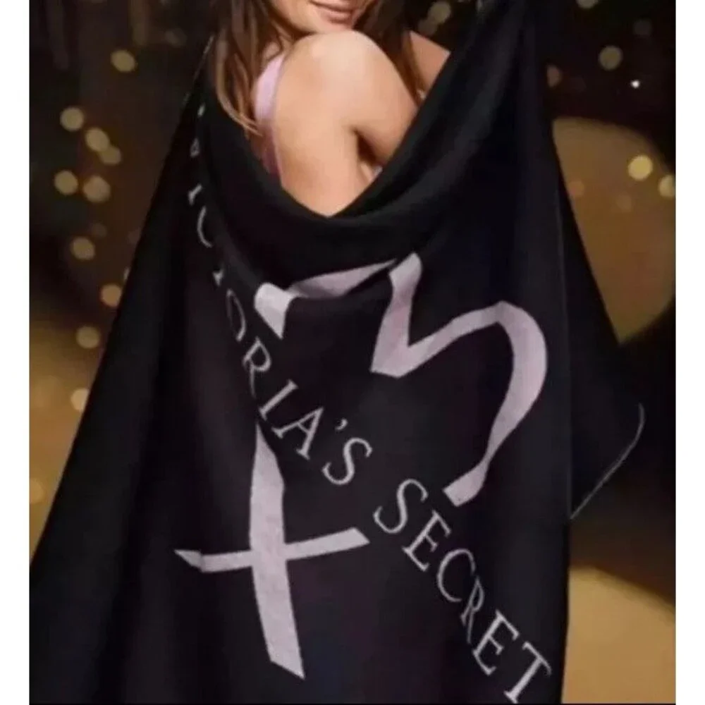 Victorias Secret Limited Edition Black Pink Heart Warm Cozy Blanket Throw NEW