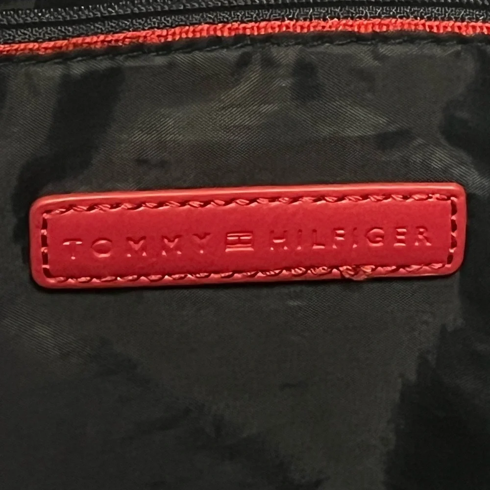 Tommy Hilfiger chic black