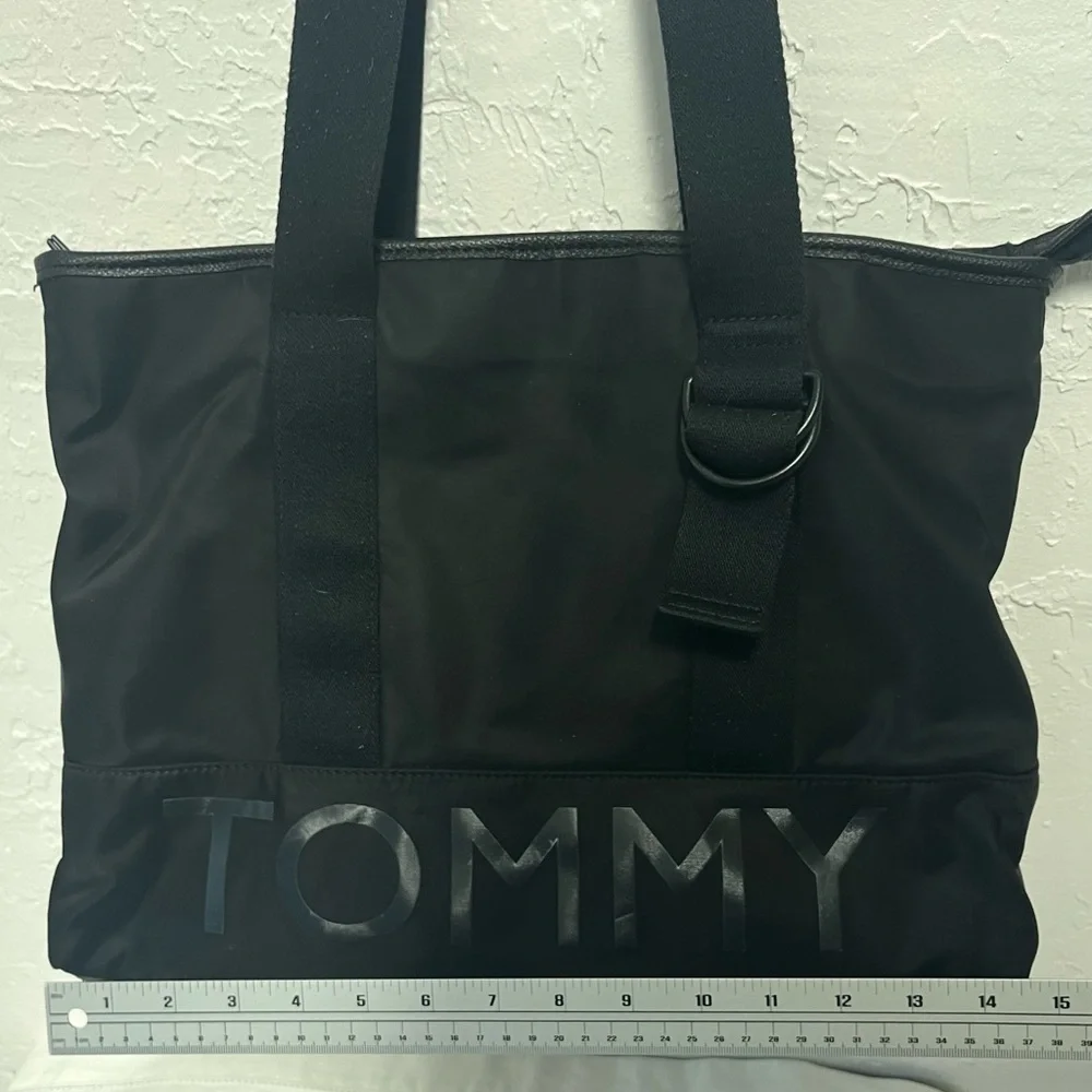 Tommy Hilfiger chic black