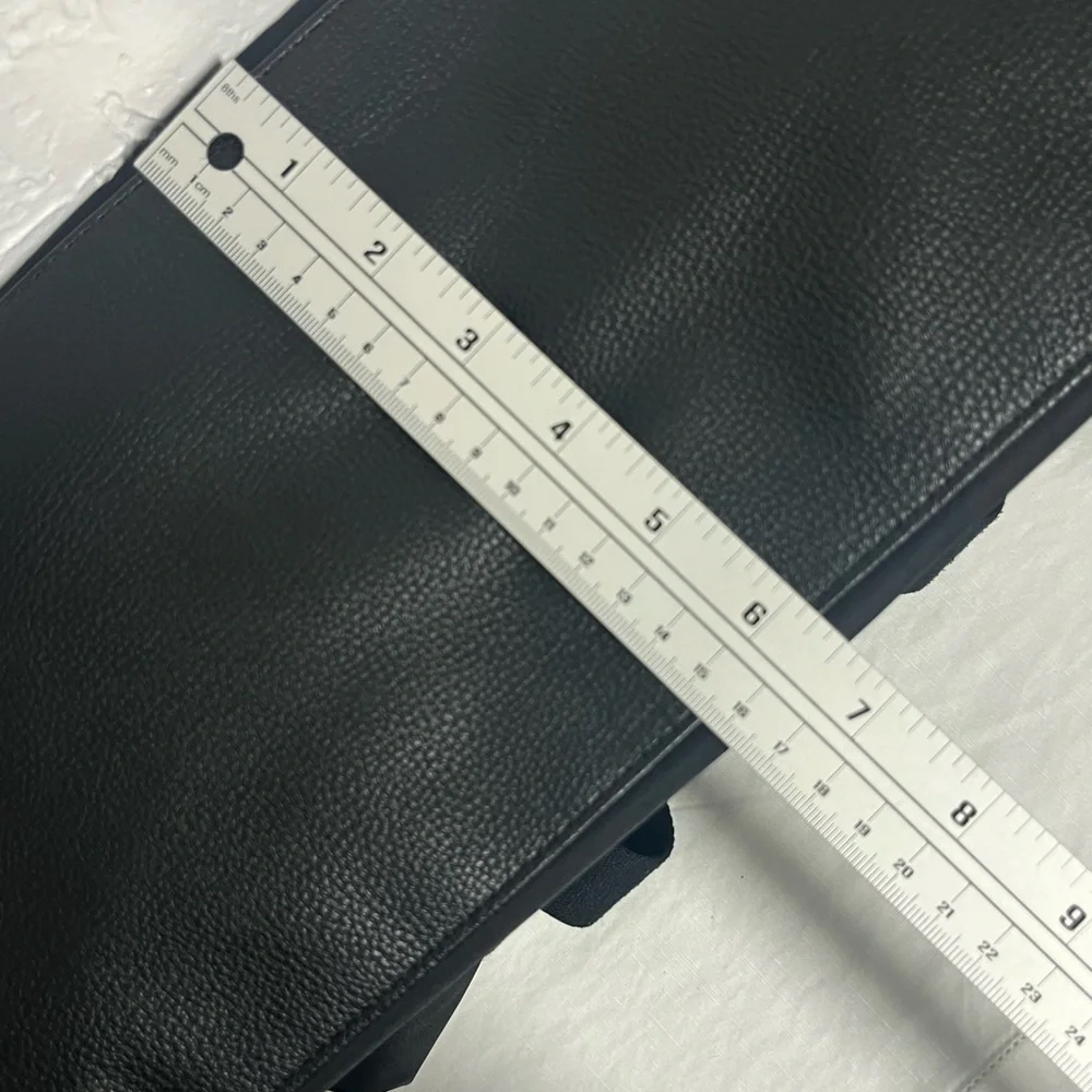 Tommy Hilfiger chic black