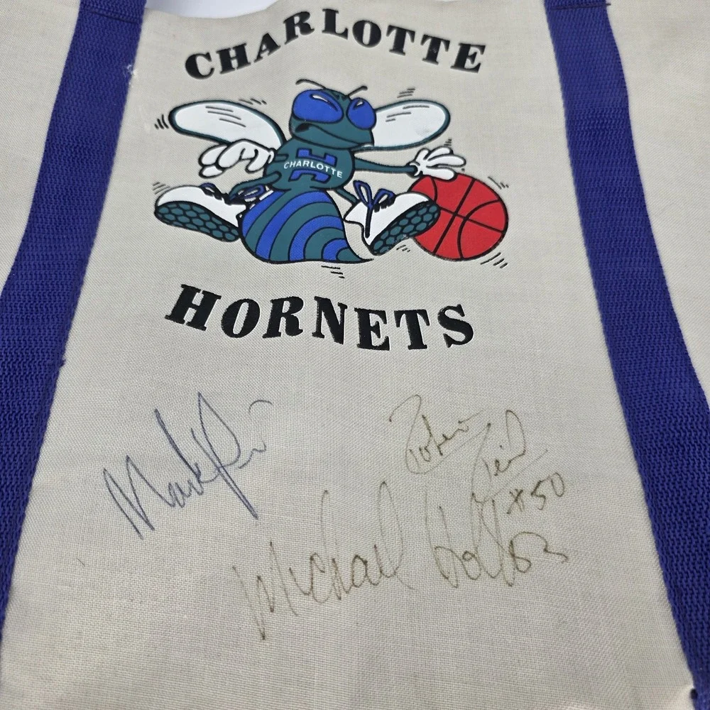 Charlotte Hornets Duffel Bag Vintage NBA Gym Collectable Robert‎ Reid Mark Price