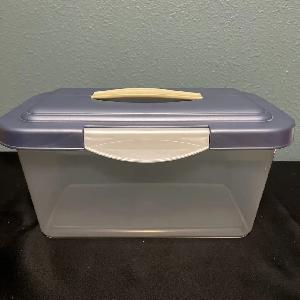 Vtg- Rubbermaid Clear / Blue Storage Container‎ Carry Handle Locking Lid - USA