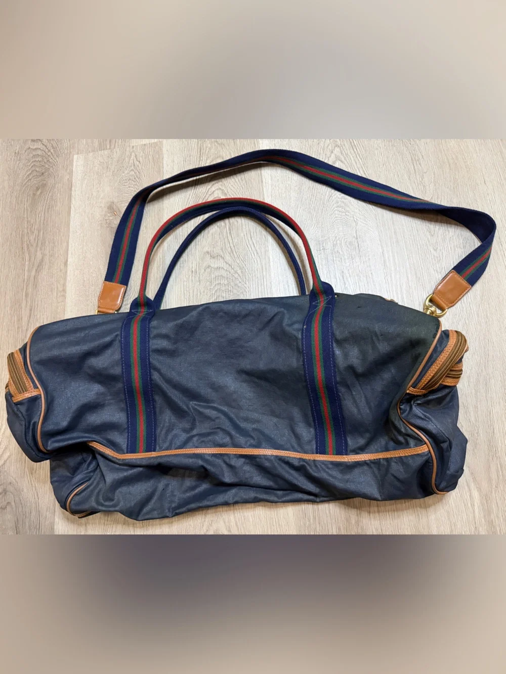 Gucci shoulder strap by