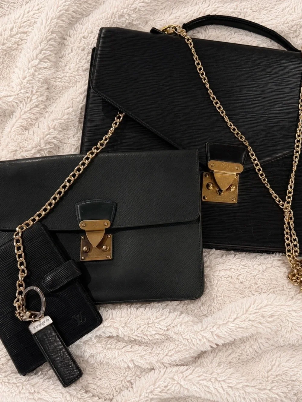 Louis Vuitton fast clutch