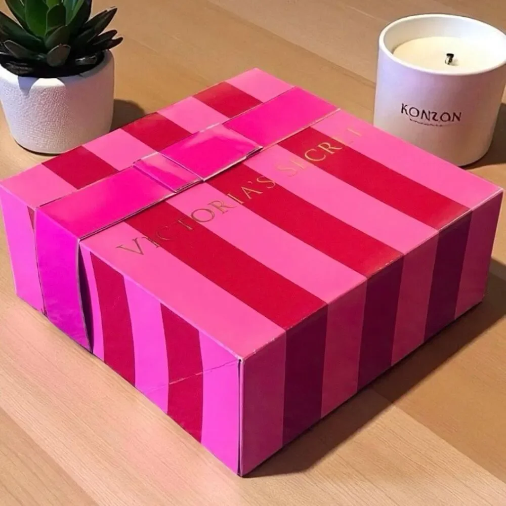 NWT Vintage Y2K Rare Victoria's Secret Pink 10Hx10”Wx4”D Striped Gift Box w/ Bow