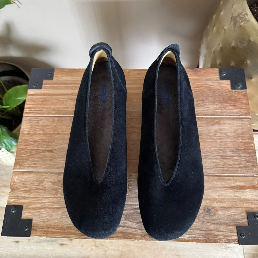 Wolkey Black Suede Slip on Comfort Rubber Bottom Sole Ballet Flats Size 10.5
