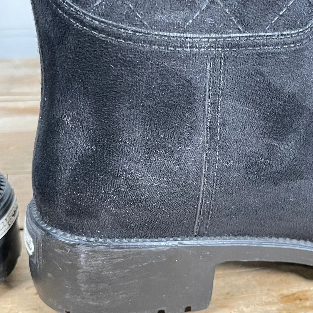 CHARLESTON SHOE CO. chic durable