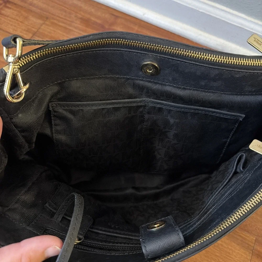 Black Selma Michael Kors Large Crossbody Purse Good Condition No Handles