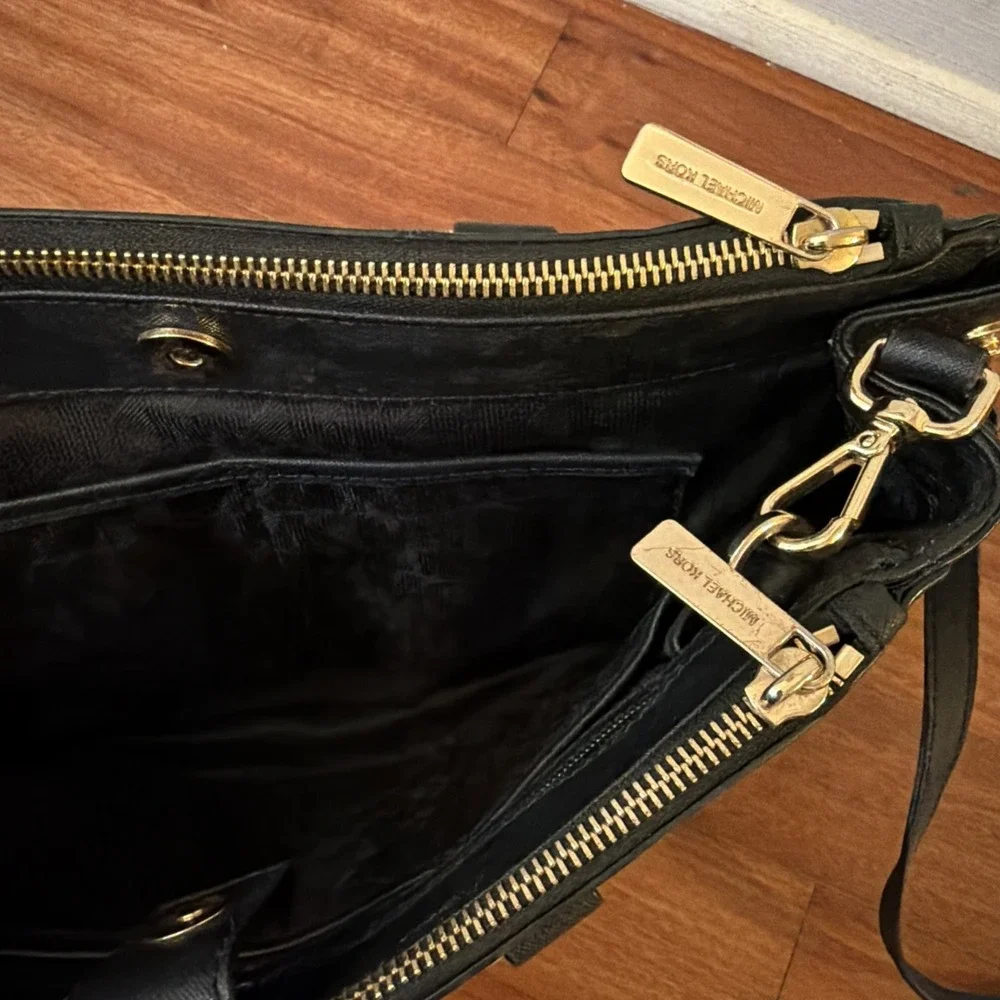 Black Selma Michael Kors Large Crossbody Purse Good Condition No Handles