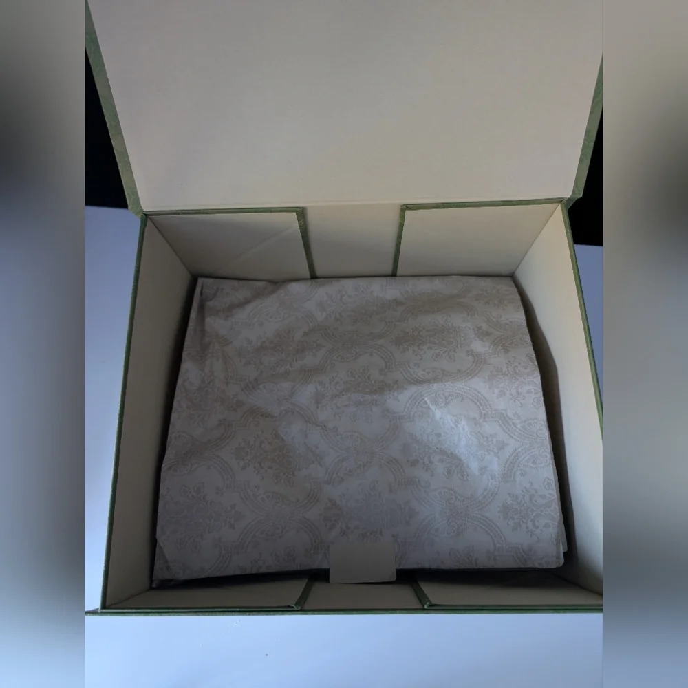 Gucci authentic green