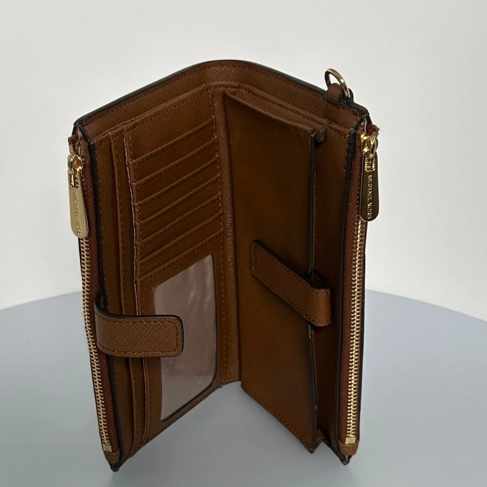 Michael Kors elegant tan