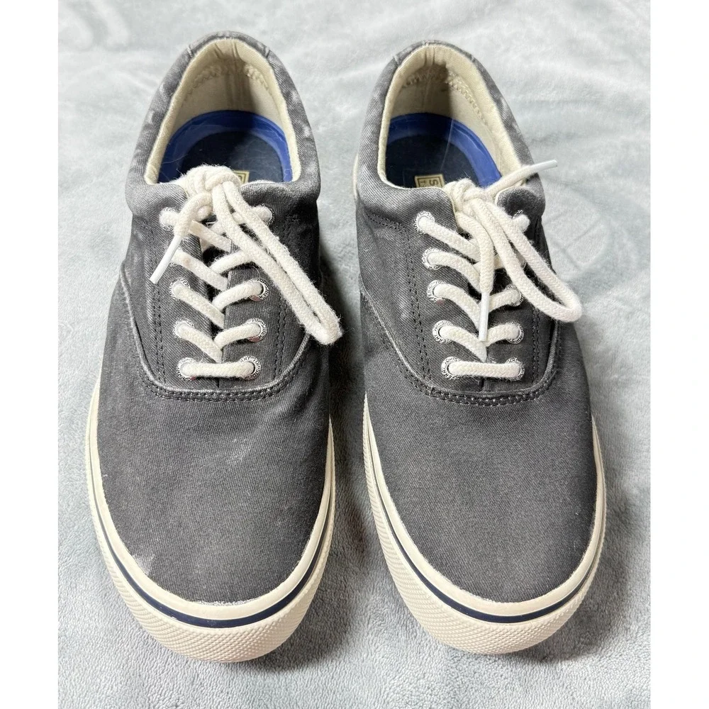 Sperry brand top