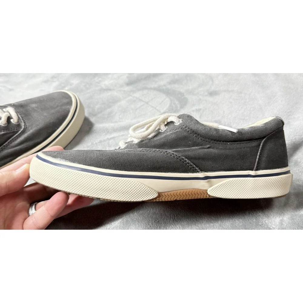 Sperry brand top