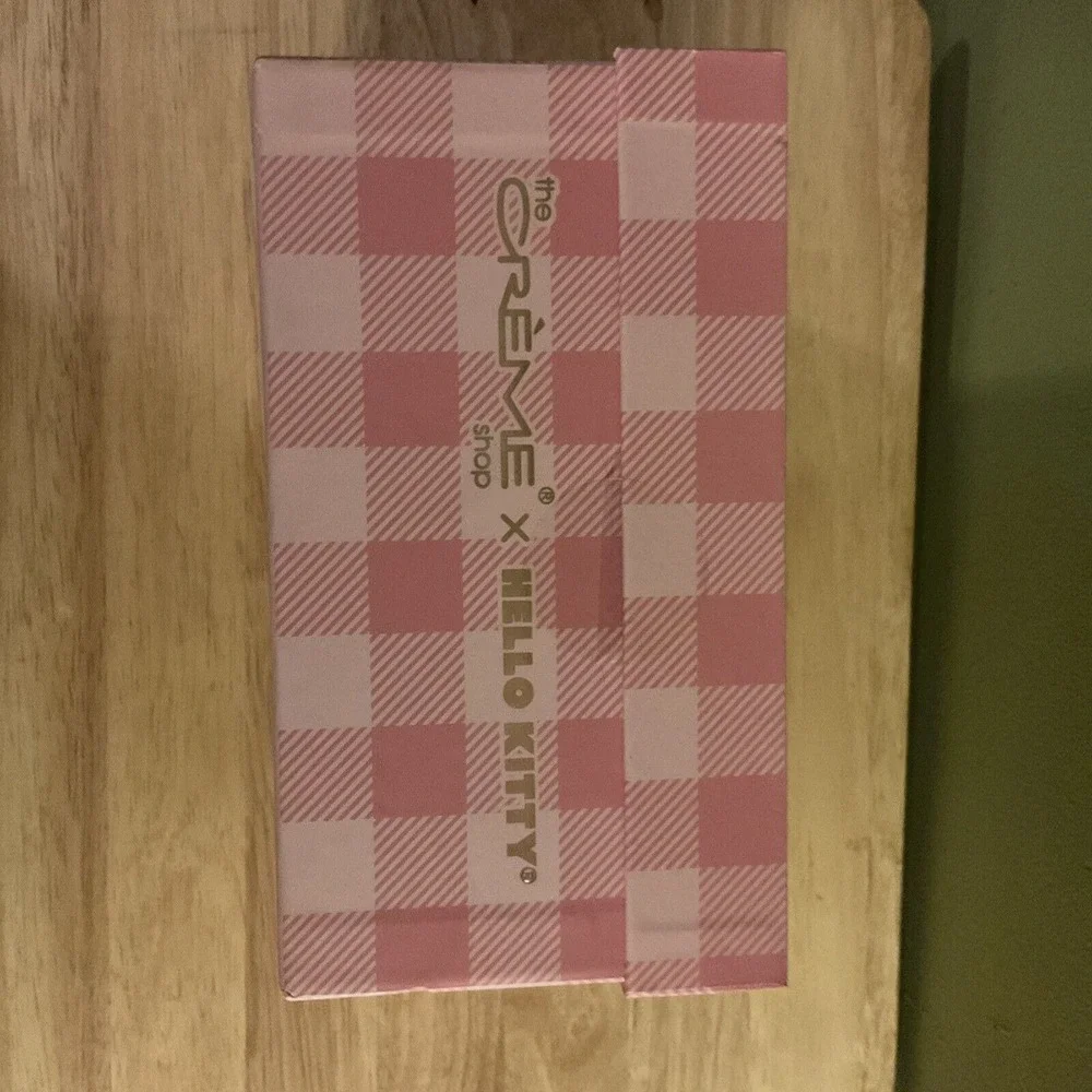 Hello Kitty crème shop