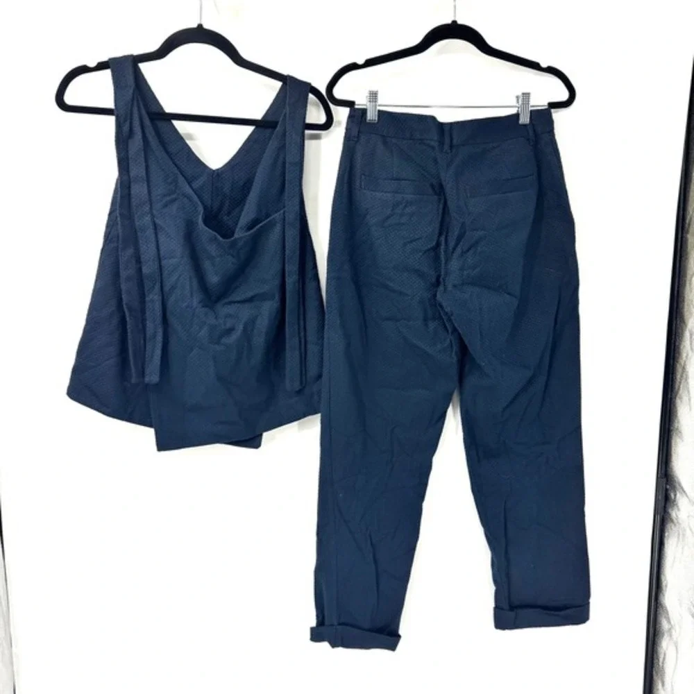 Kowtow knotted tie