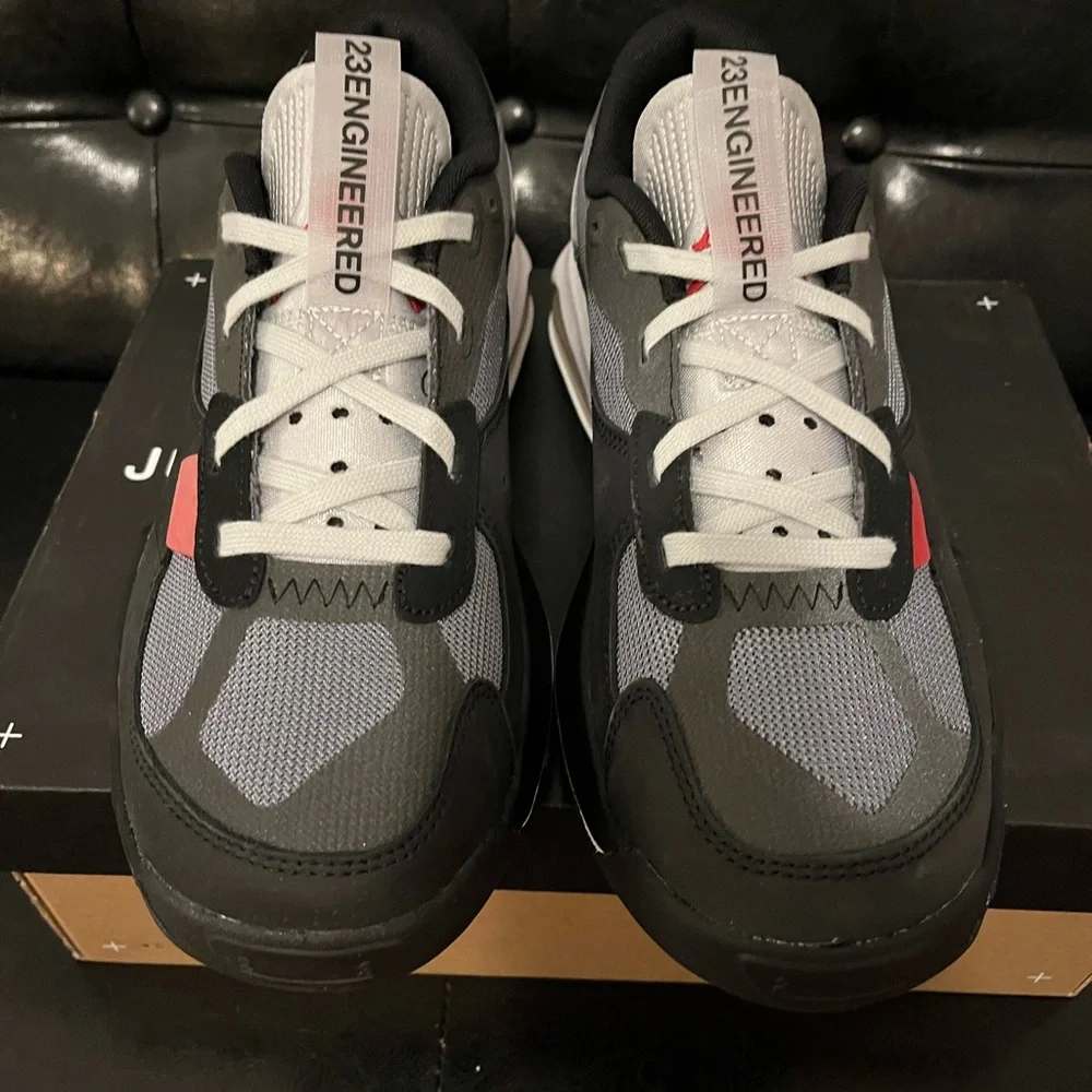 Jordan‎ Air 200E ‘Black University Red’ NWT