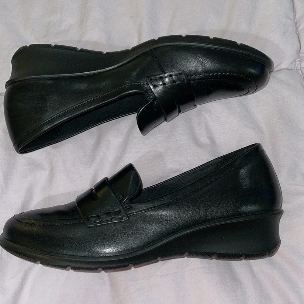 Ecco Black Leather Loafers