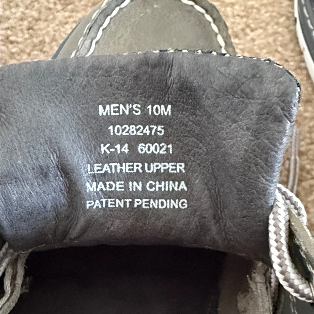 Sperry men’s top
