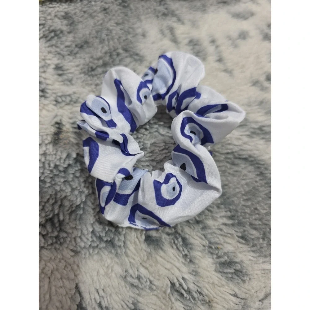 The Unbranded Brand hair accessorie